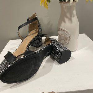 Women’s shoes